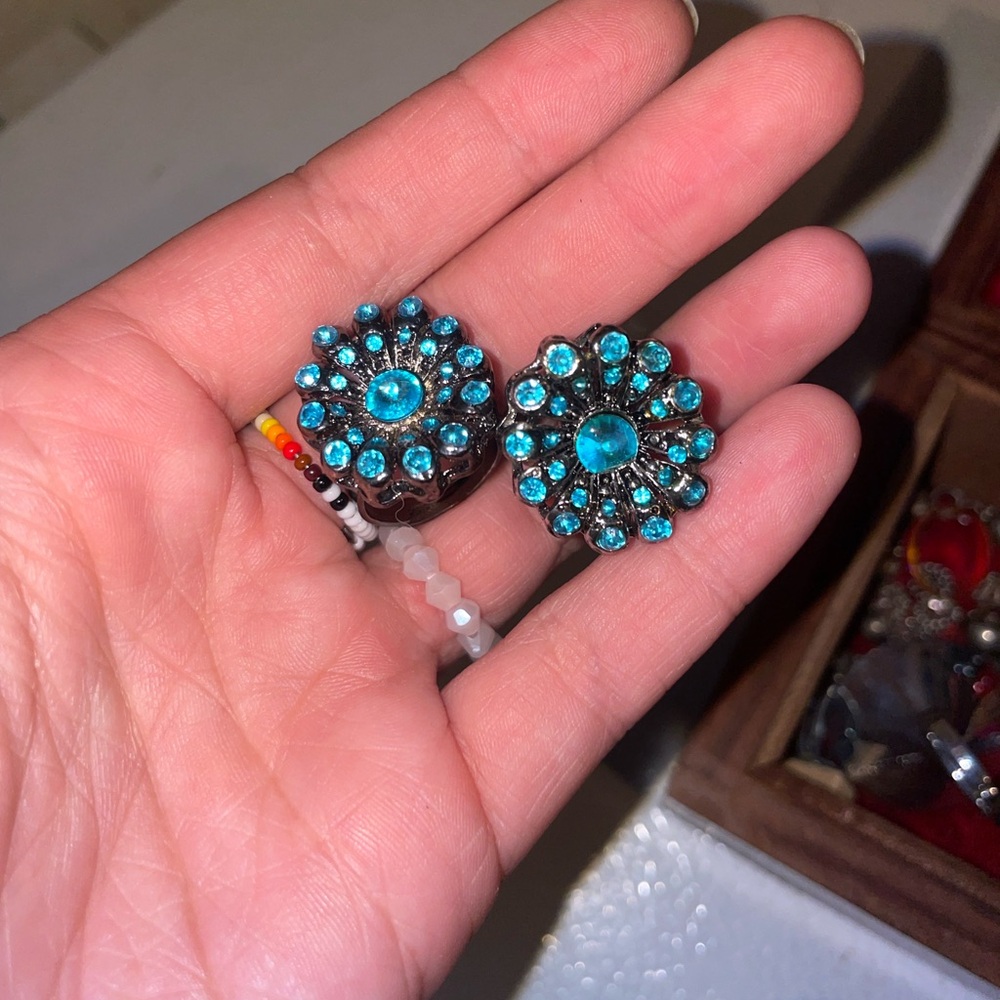 Adjustable blue gem rings!